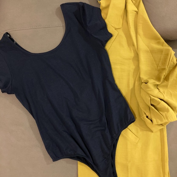 Navy scoop neck bodysuit - Picture 2 of 3